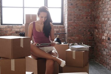 Eve taşınırken çok tatlı bir kızdı.