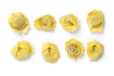 Yiyecekler. Masada lezzetli börekler var.