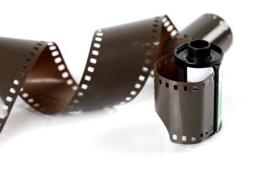 Beyaz arkaplanda film şeridi