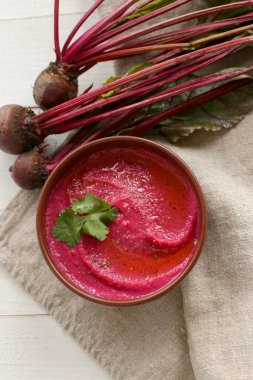 Yiyecekler. Pancar kökü bitmiş.