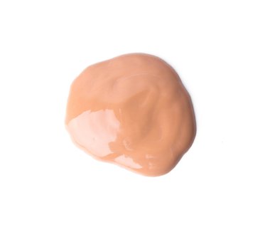 Beyaz arkaplanda kozmetik ürünler