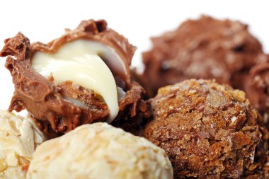 Çikolata şekerlemelerini kapatın. 