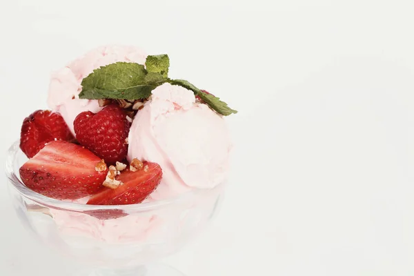 Délicieuse Crème Glacée Aux Fraises — Photo