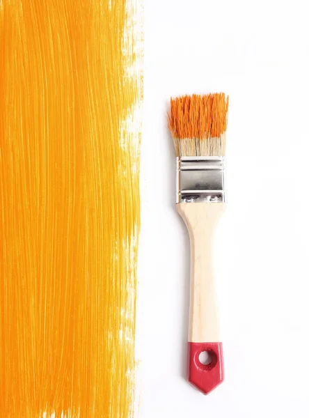 주황색 페인트를 칠하는 — 스톡 사진