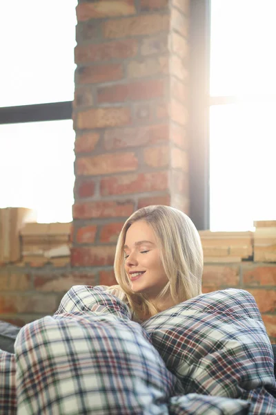 Estilo Vida Menina Encantadora Casa — Fotografia de Stock