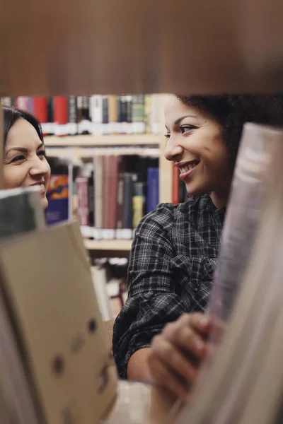 Educación Estudio Mujeres Biblioteca —  Fotos de Stock