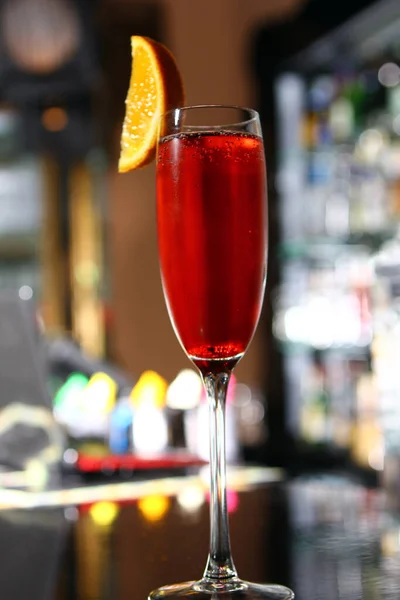 Red Cocktail Champaign Glass Served Orange Wedge — Stock Photo, Image