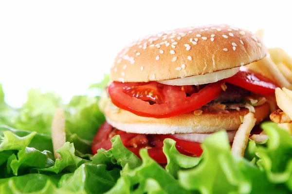 Velký Chutný Burger Listech Salátu — Stock fotografie
