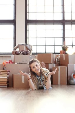 Eve taşınırken çok tatlı bir kızdı.