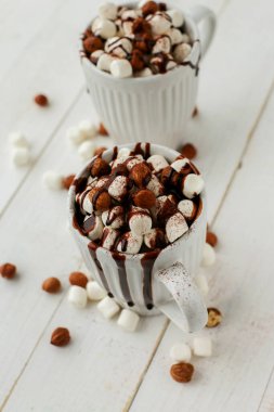 Şekerlemeli sıcak kakao içeceği.