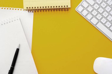 İş yeri. Ofiste bir gün.