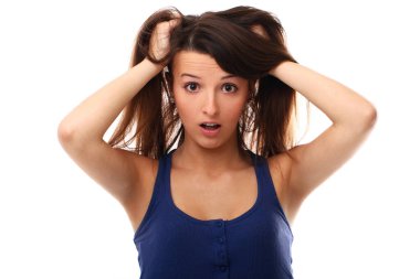 Stüdyoda poz veren güzel zayıf kız.