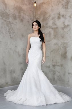 Gelinlik içinde güzel gelin