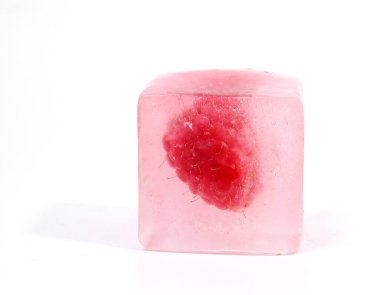 Doğal, organik, kendi kendini yetiştirmiş. Donmuş meyveler 