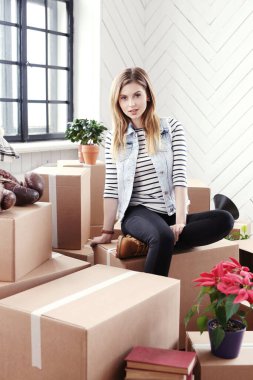 Eve taşınırken çok tatlı bir kızdı.