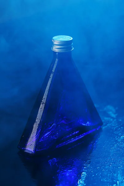 Little Blue Bottle Gradient Background — Stock Photo, Image