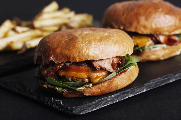 Masada nefis bir hamburger