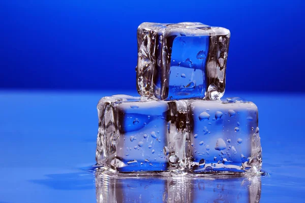 Красивая Композиция Кубиков Влажного Льда — стоковое фото