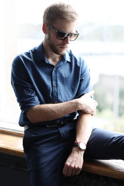 Hombre Guapo Camisa Azul —  Fotos de Stock