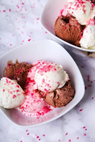 Congelati Delizioso Gelato Sul Tavolo — Foto Stock