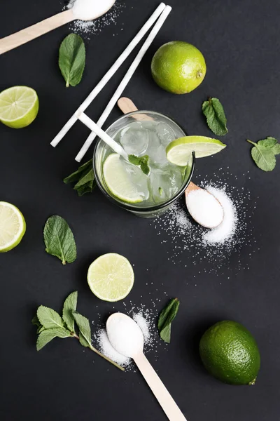 Alkohol Mojito Cocktail Auf Dem Tisch — Stockfoto
