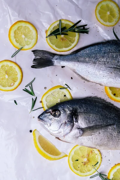 Eten Restaurant Vis Het Papier — Stockfoto