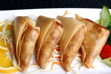 Soğanlı ve limonlu yemek.