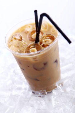 Buzlu soğuk kahve.
