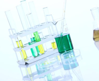 Laboratuvarda bilimsel bir araştırma.