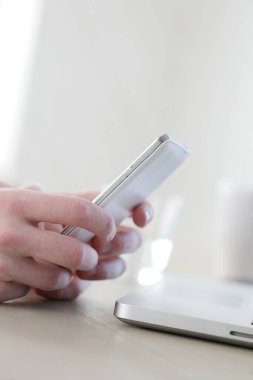 Yaşam tarzı. Masadaki adam.