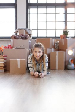 Eve taşınırken çok tatlı bir kızdı.