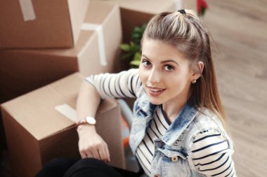 Eve taşınırken çok tatlı bir kızdı.