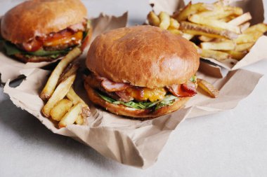 Masada nefis bir hamburger