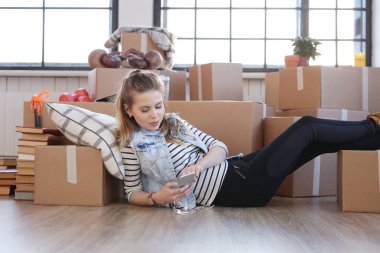 Eve taşınırken çok tatlı bir kızdı.