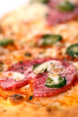 Taze ve lezzetli pizzanın yakın görüntüsü