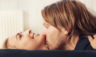 Aşk, ilişki. Evdeki güzel çift