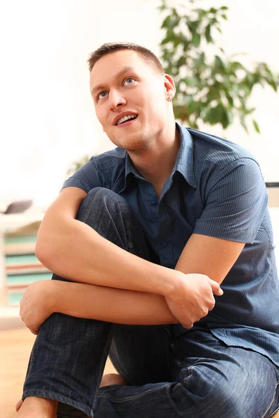 Retrato Belo Jovem Casa — Fotografia de Stock