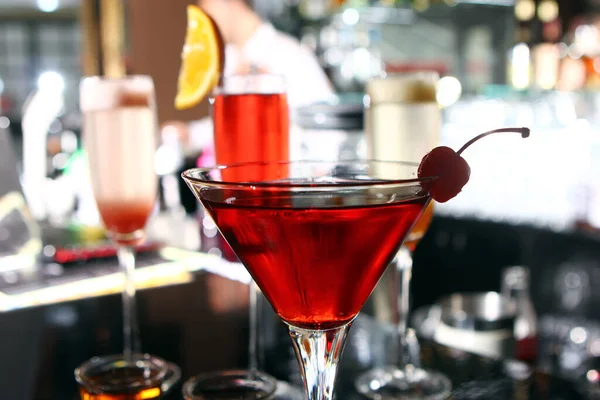 Différents Cocktails Sur Une Scène Bar — Photo