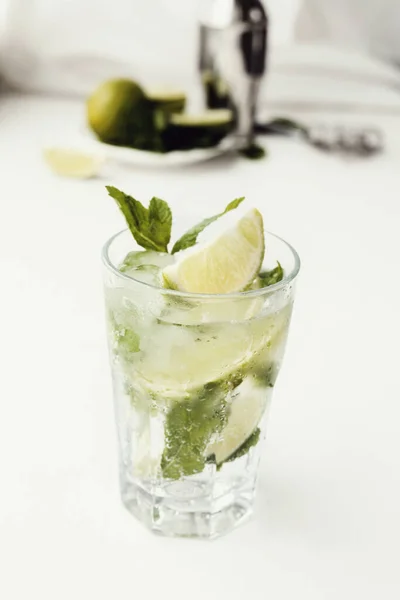 Drink Mojito Cocktail Tafel — Stockfoto