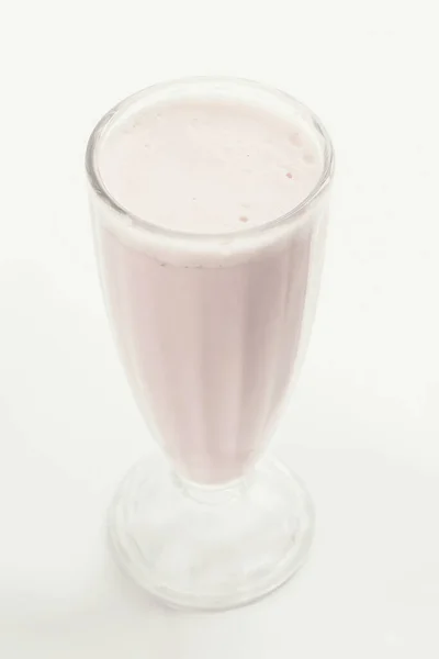 Delicioso Milkshake Fundo Branco — Fotografia de Stock