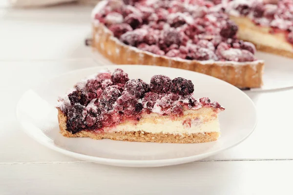 Yiyecekler. Meyveli lezzetli turta.