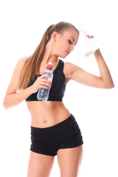 Müde Frau Mit Handtuch Und Wasserflasche Vor Weißem Hintergrund — Stockfoto