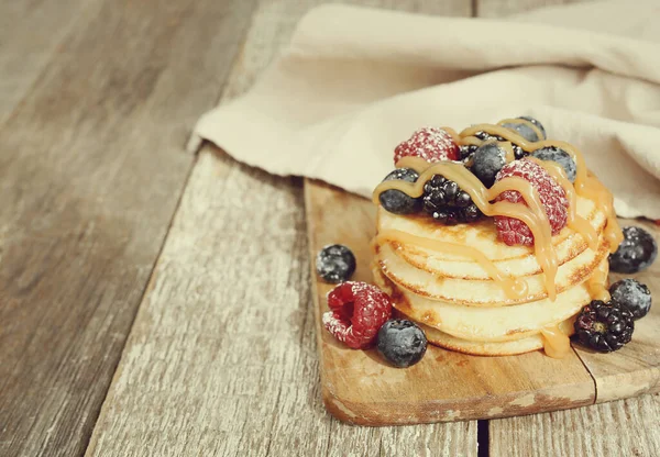 Crêpes Délicieuses Sur Table — Photo