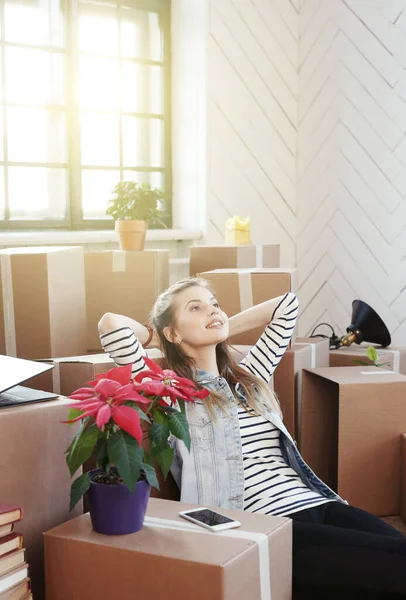 Eve taşınırken çok tatlı bir kızdı.