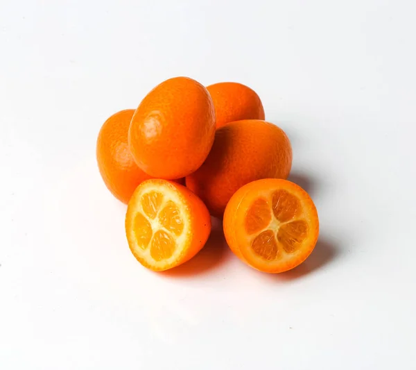 Köstliche Mandarine Auf Weißem Hintergrund — Stockfoto