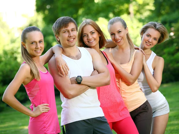 Jong Gelukkig Kaukasische Vrienden Een Fitness Slijtage Buiten — Stockfoto