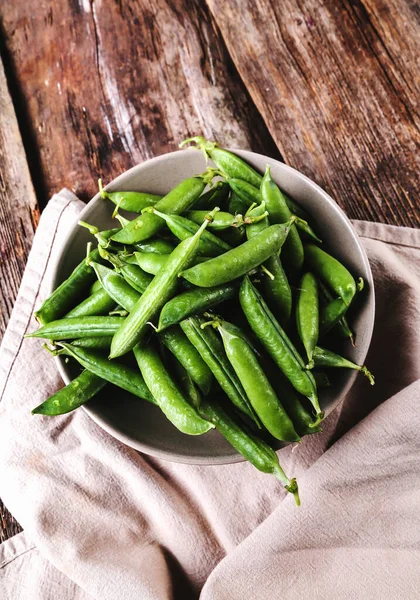 Masadaki bezelyeler nefis.