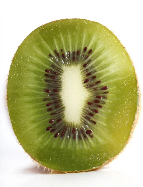 Fruta Kiwi Fresca Contra Fundo Branco — Fotografia de Stock