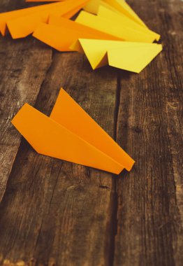 Seyahat et. Masada kağıt uçaklar