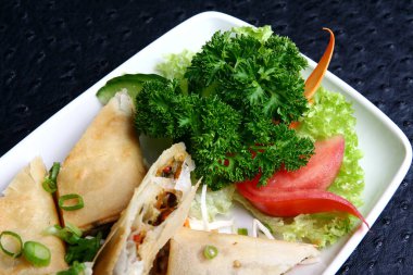 Soğanlı ve limonlu yemek.